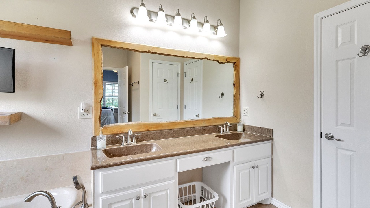 Photo of Bathroom in Pointblank
