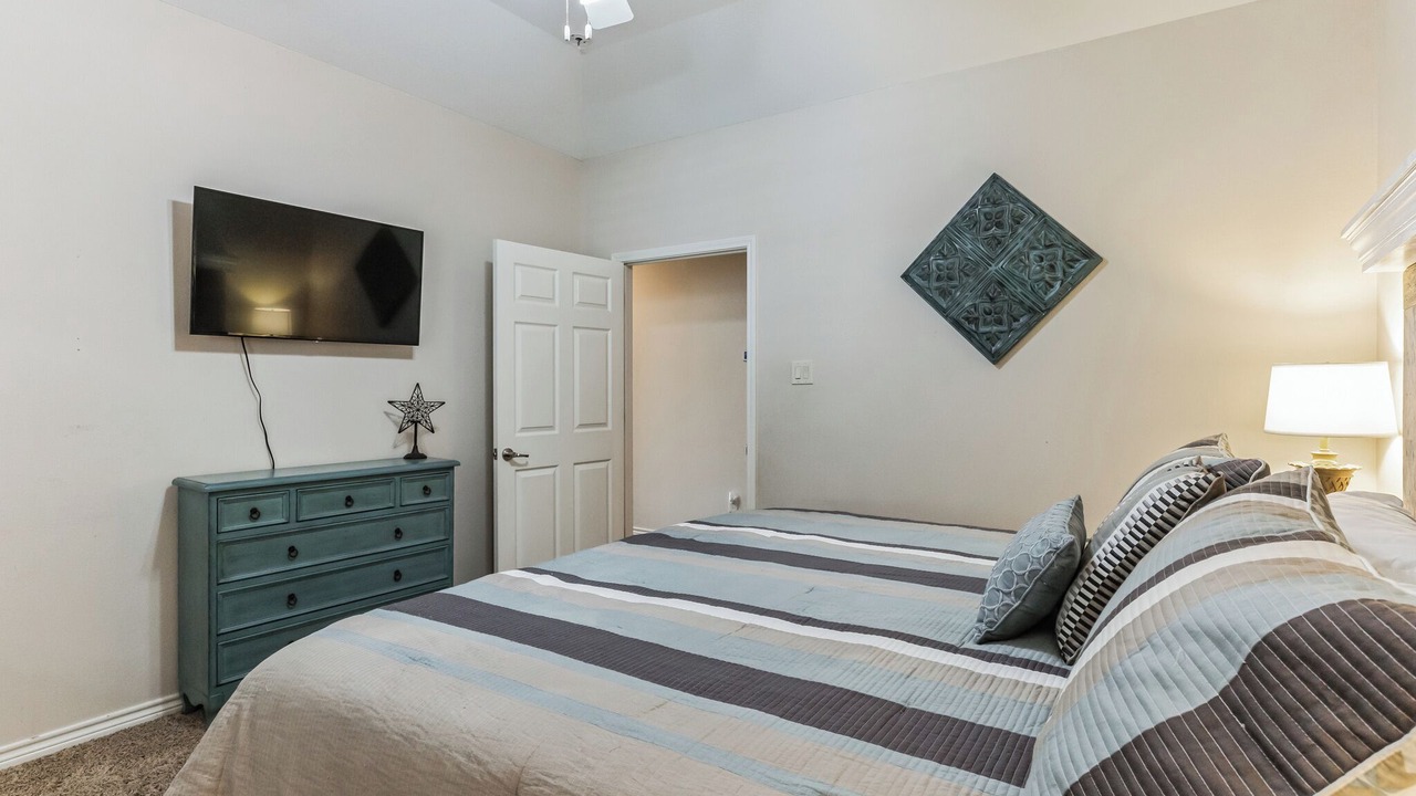 Photo of Bedroom in Pointblank