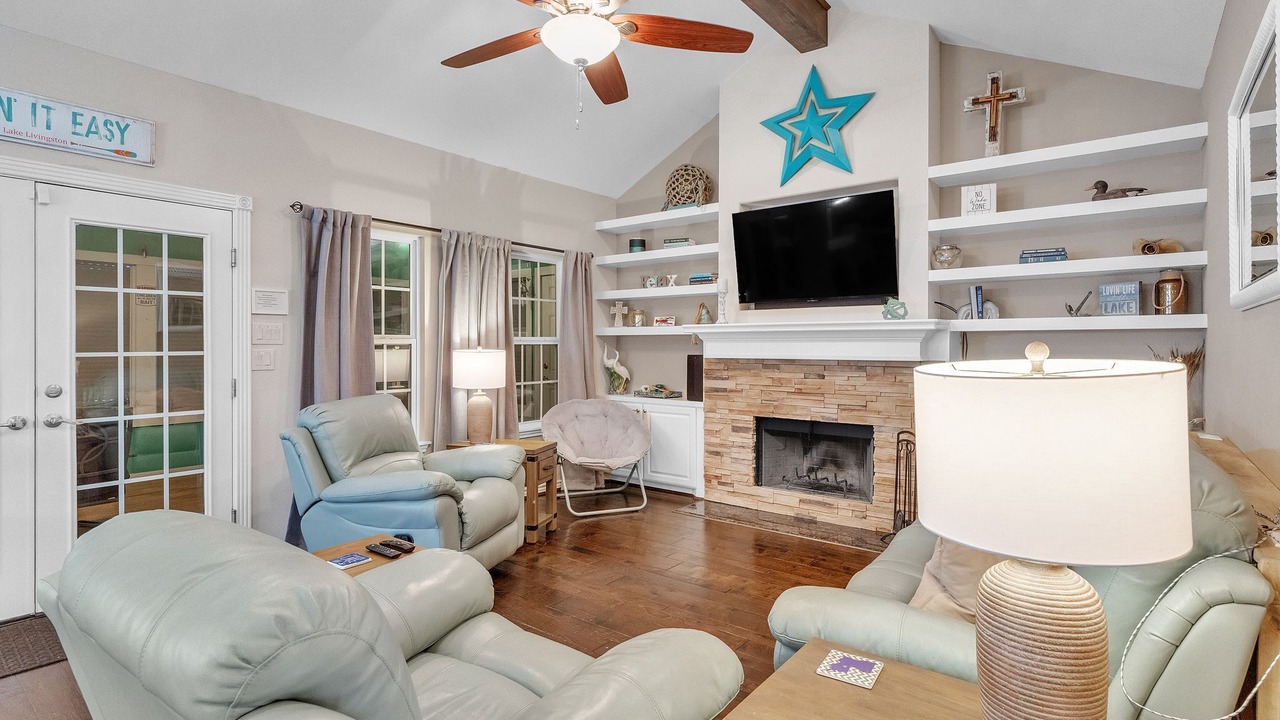 Photo of Livingroom in Pointblank