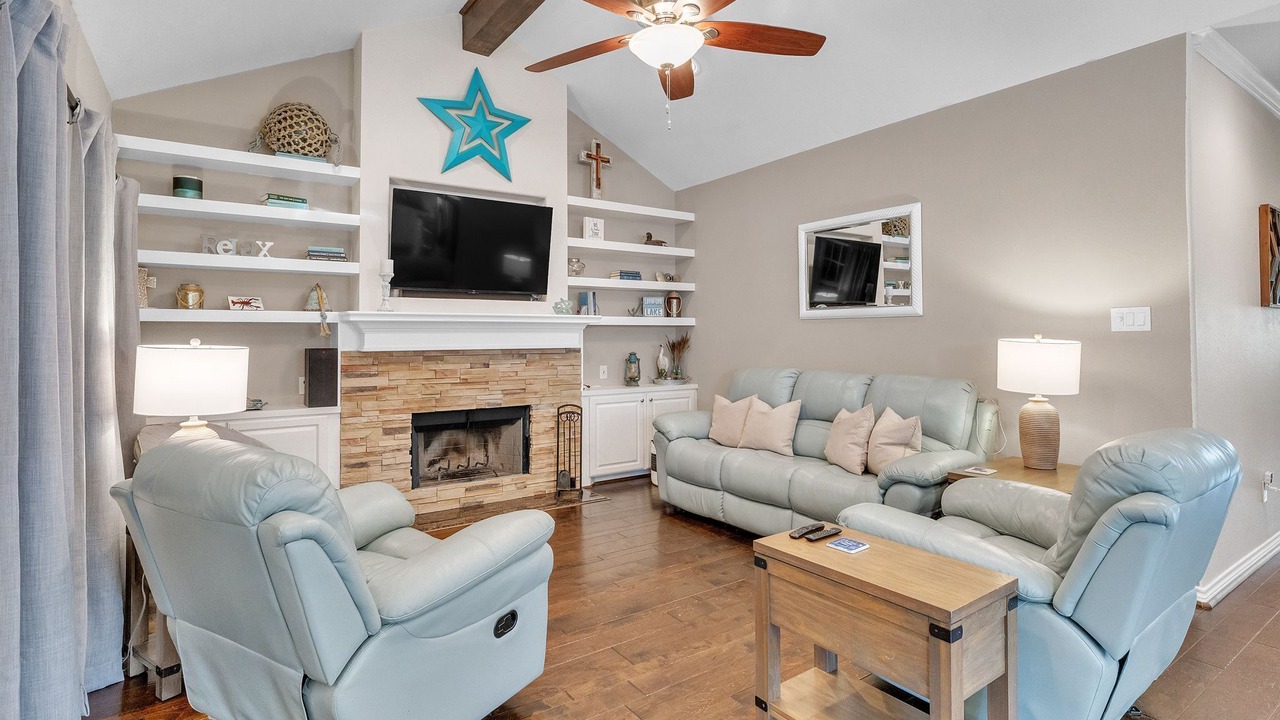 Photo of Livingroom in Pointblank