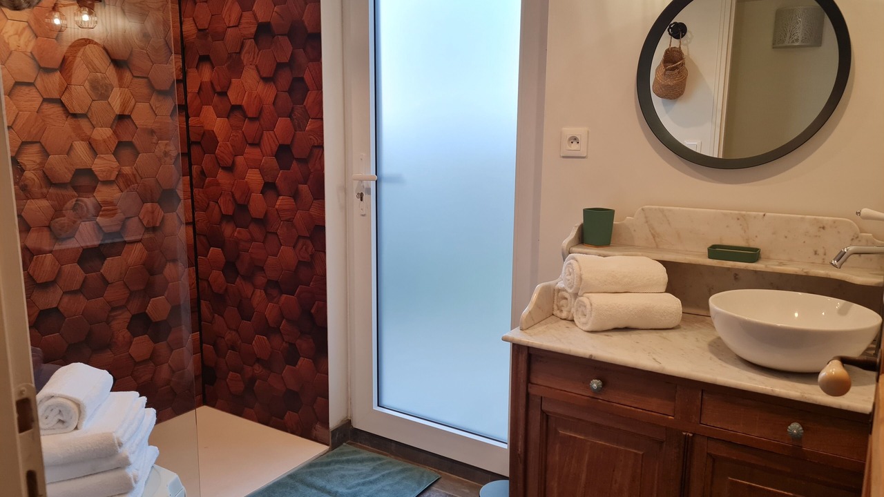 Photo of Bathroom in Cisai-Saint-Aubin