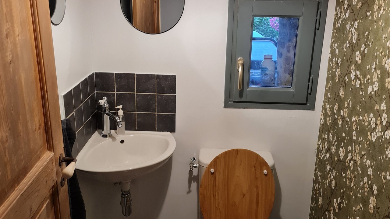 Photo of Bathroom in Cisai-Saint-Aubin