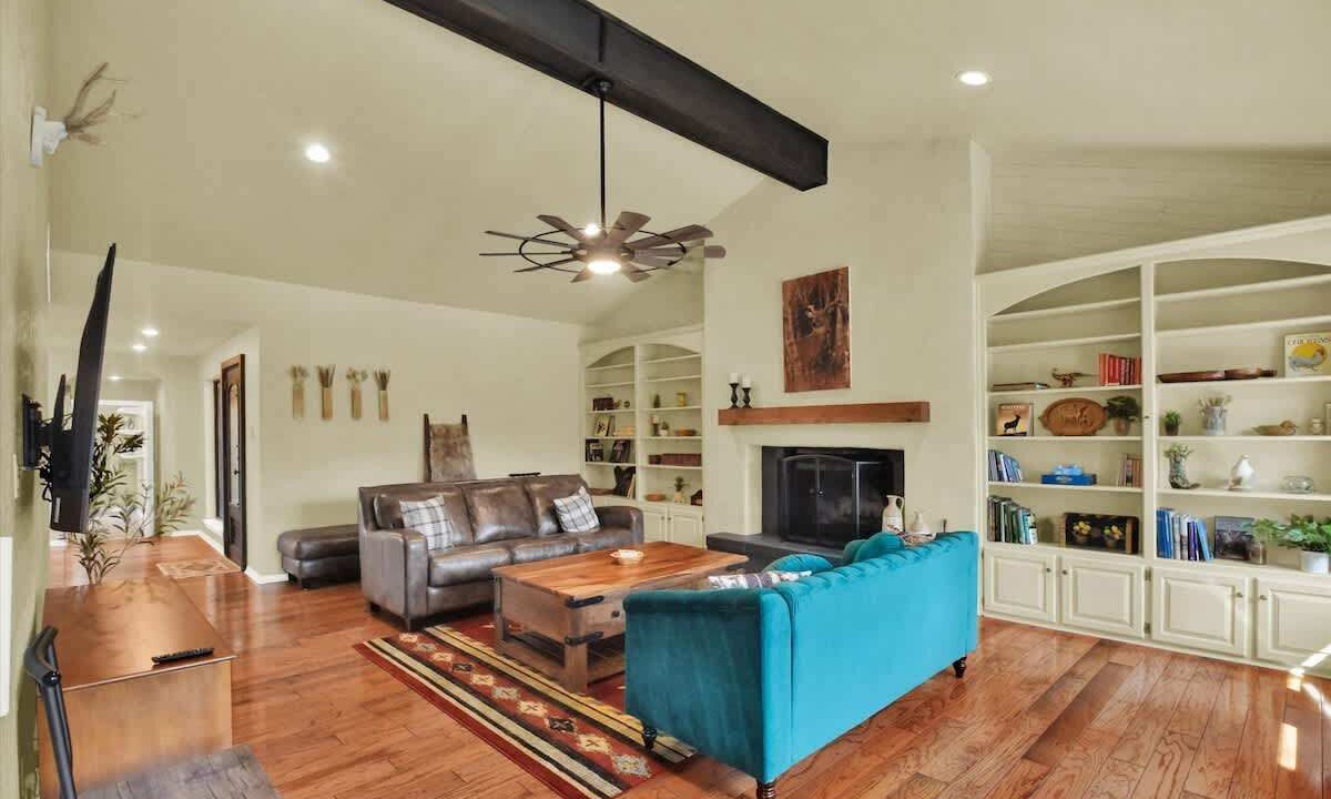 Photo of Livingroom in Bartonville