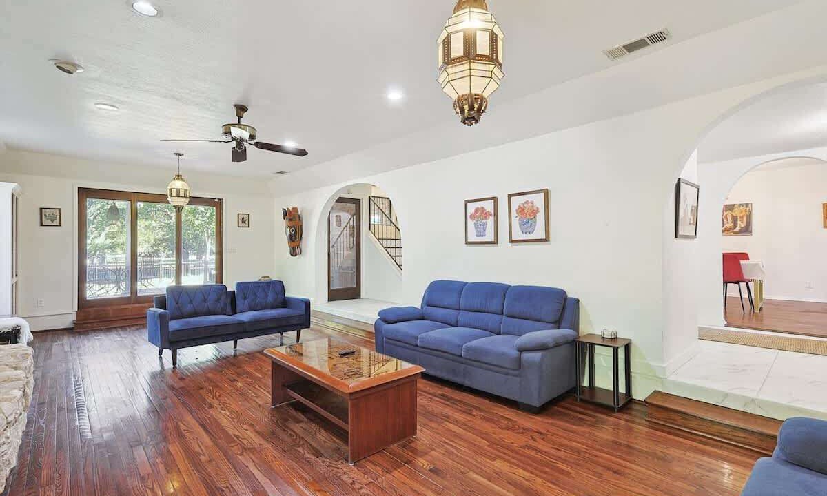 Photo of Livingroom in Bartonville