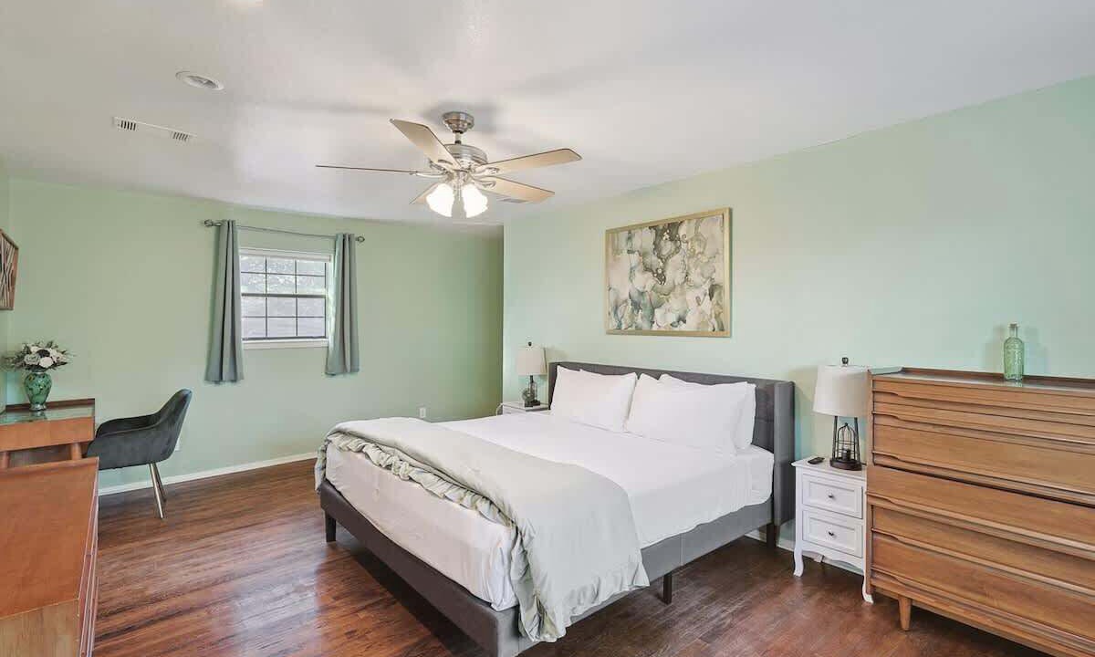 Photo of Bedroom in Bartonville
