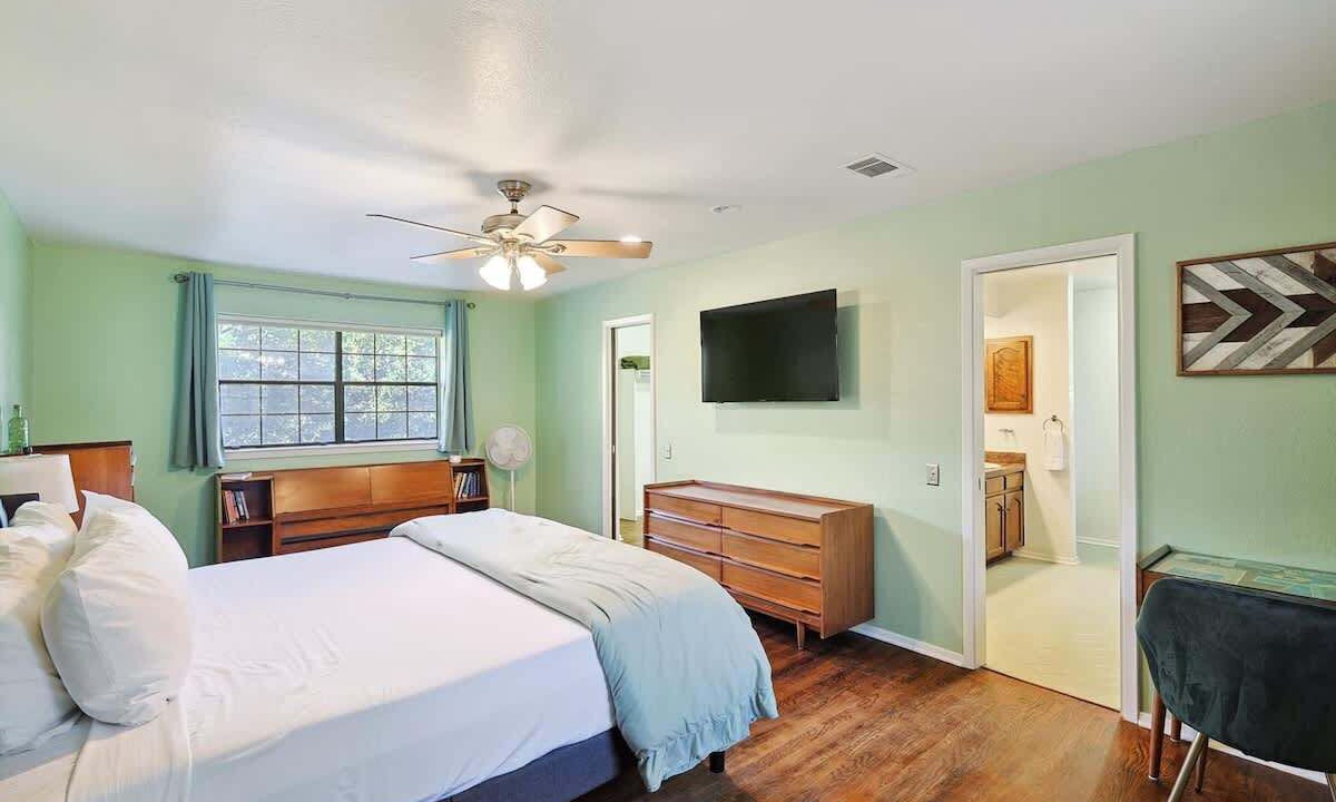 Photo of Bedroom in Bartonville