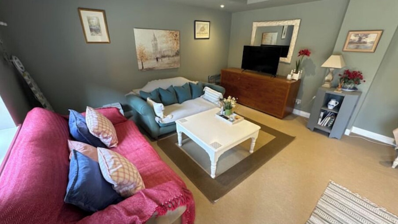 Photo of Livingroom in Mapledurwell