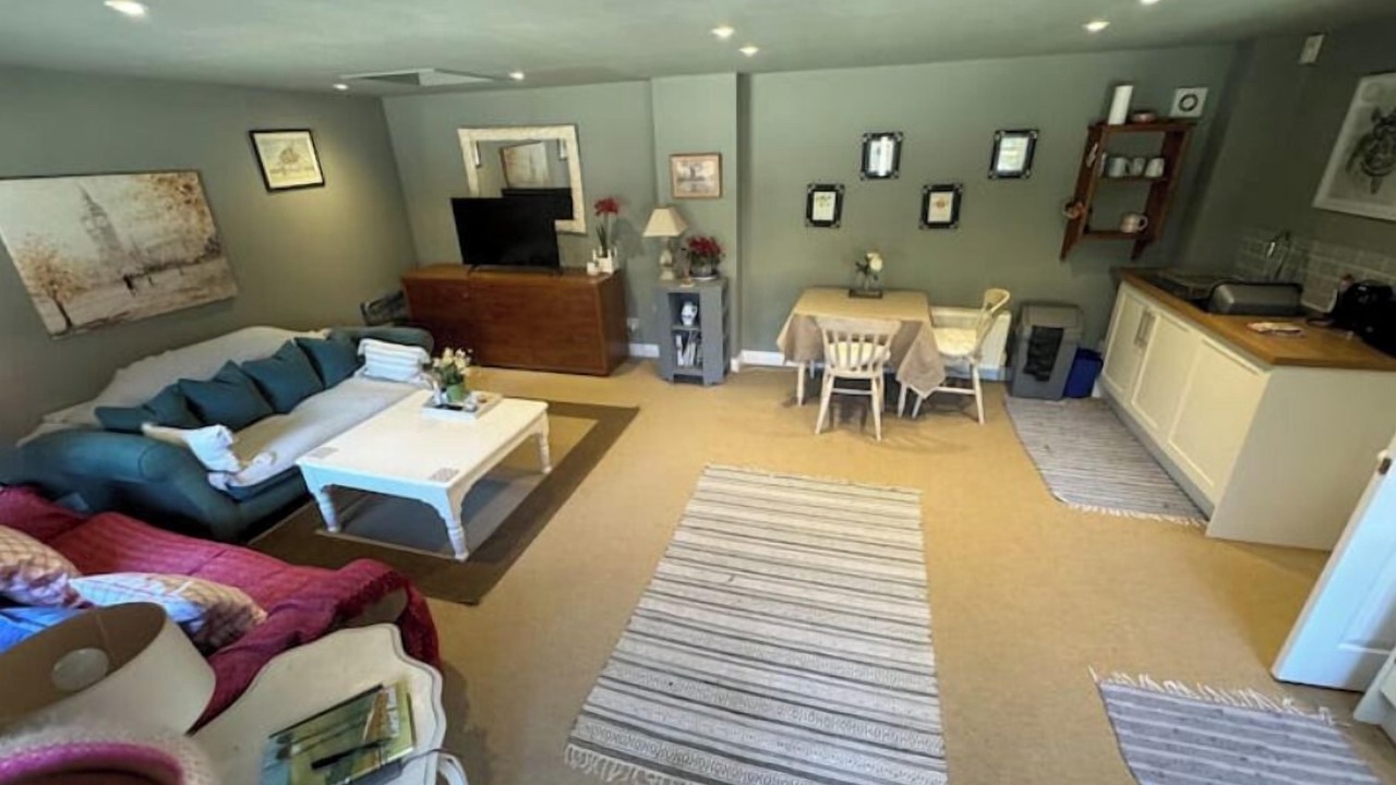 Photo of Livingroom in Mapledurwell