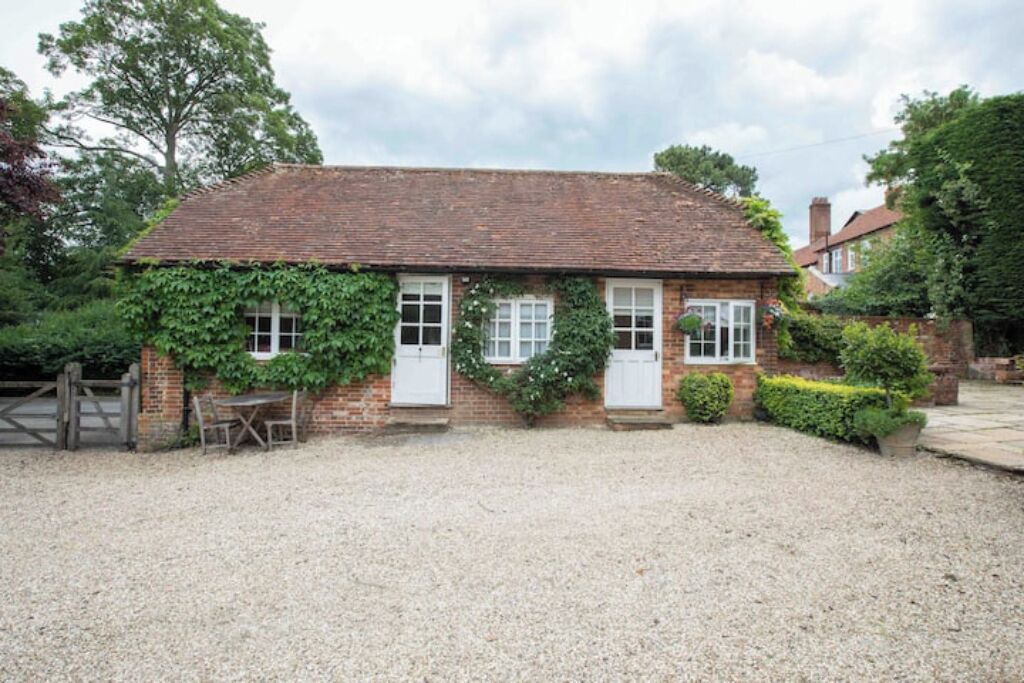 Photo of Outdoor in Mapledurwell