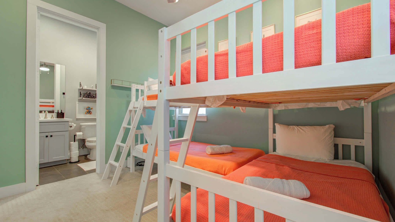 Photo of Bedroom in Washington Ave./ Memorial Park