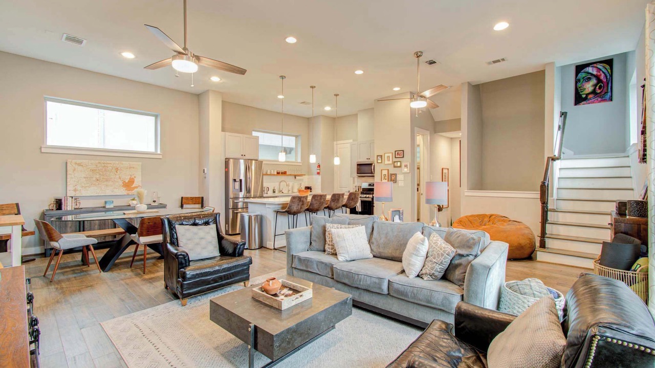 Photo of Livingroom in Washington Ave./ Memorial Park