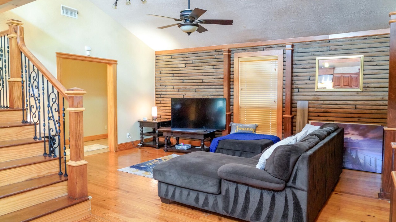 Photo of Livingroom in Bacliff