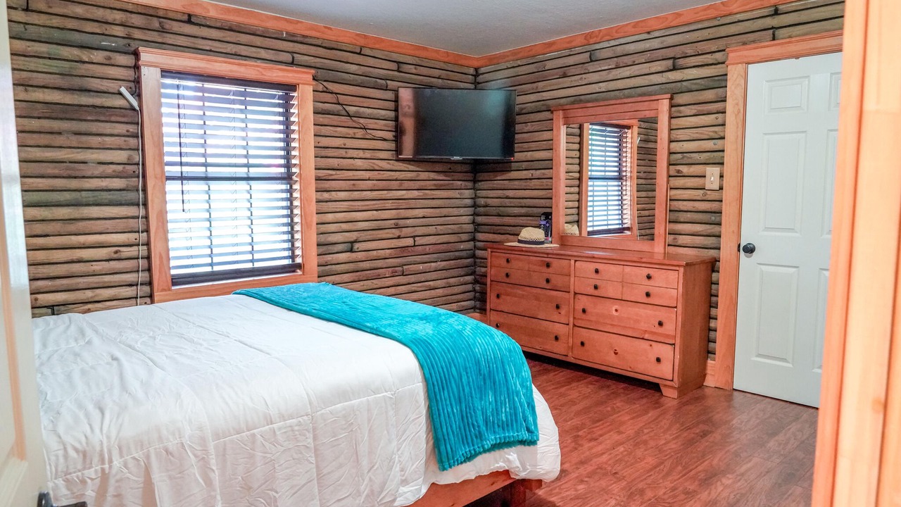 Photo of Bedroom in Bacliff