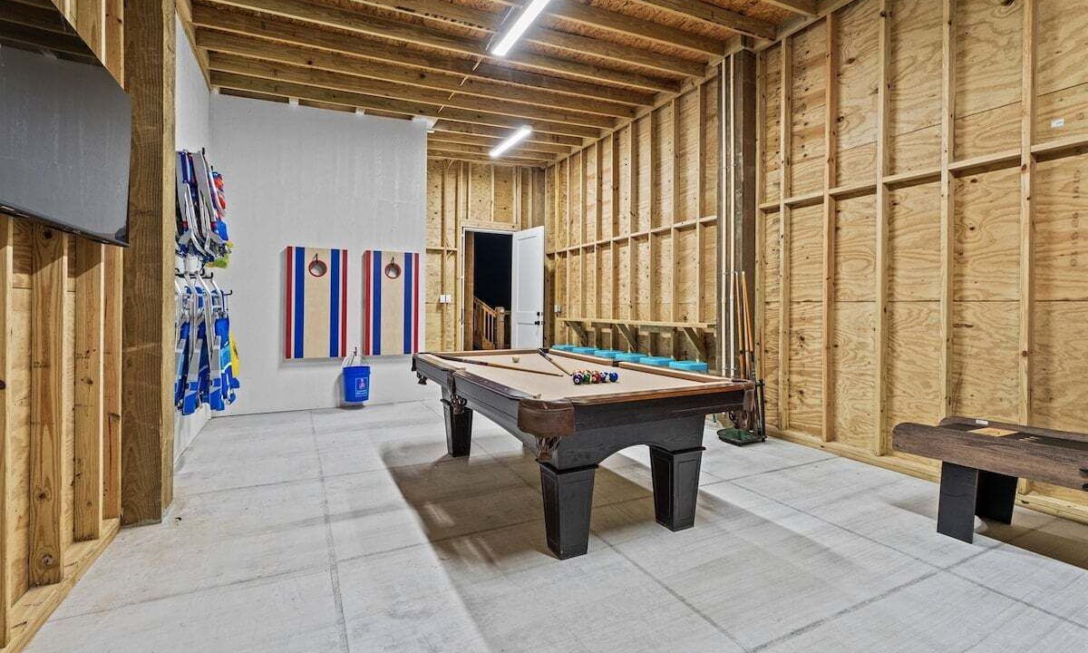 Photo of Bedroom in Crystal Beach