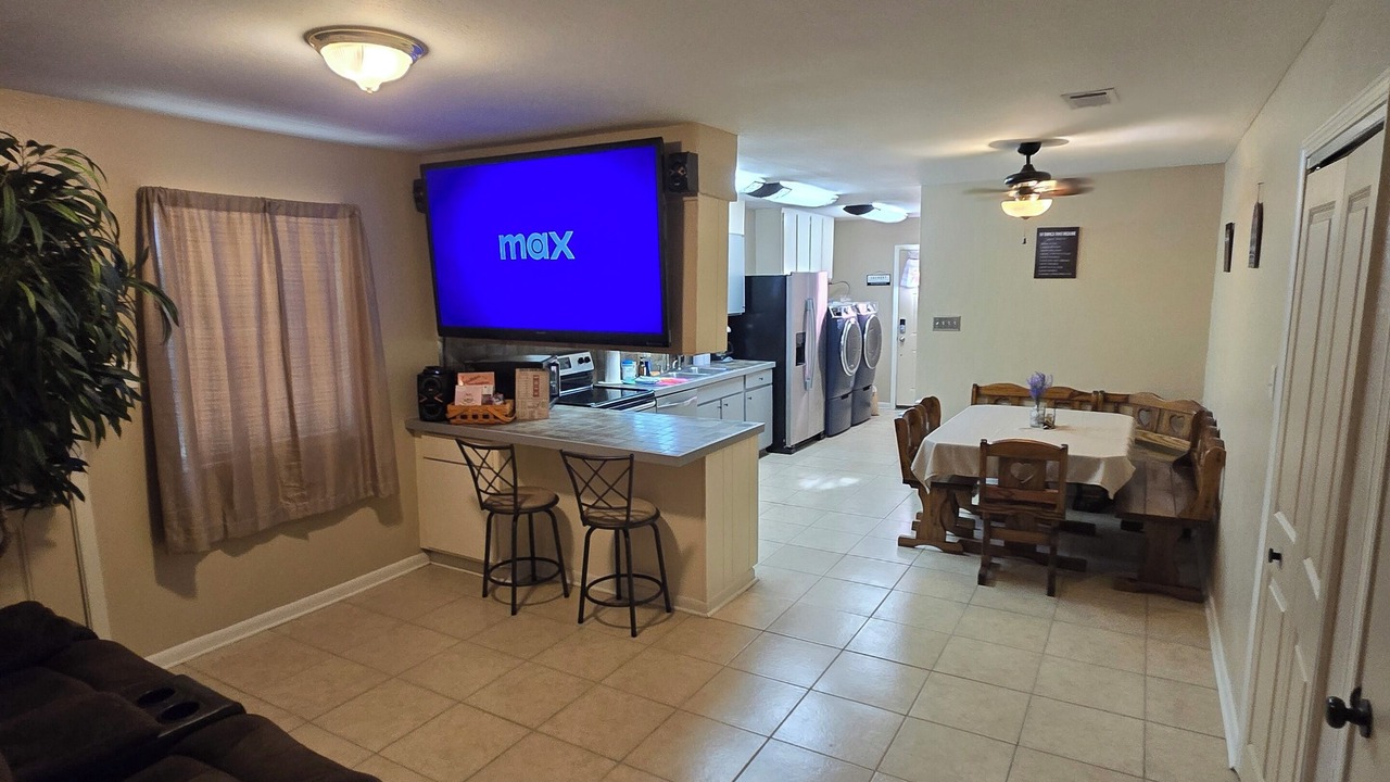 Photo of Livingroom in Baker