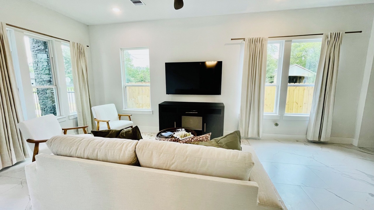 Photo of Livingroom in Northeast Houston