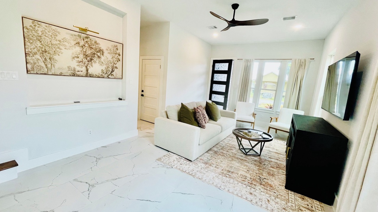 Photo of Livingroom in Northeast Houston