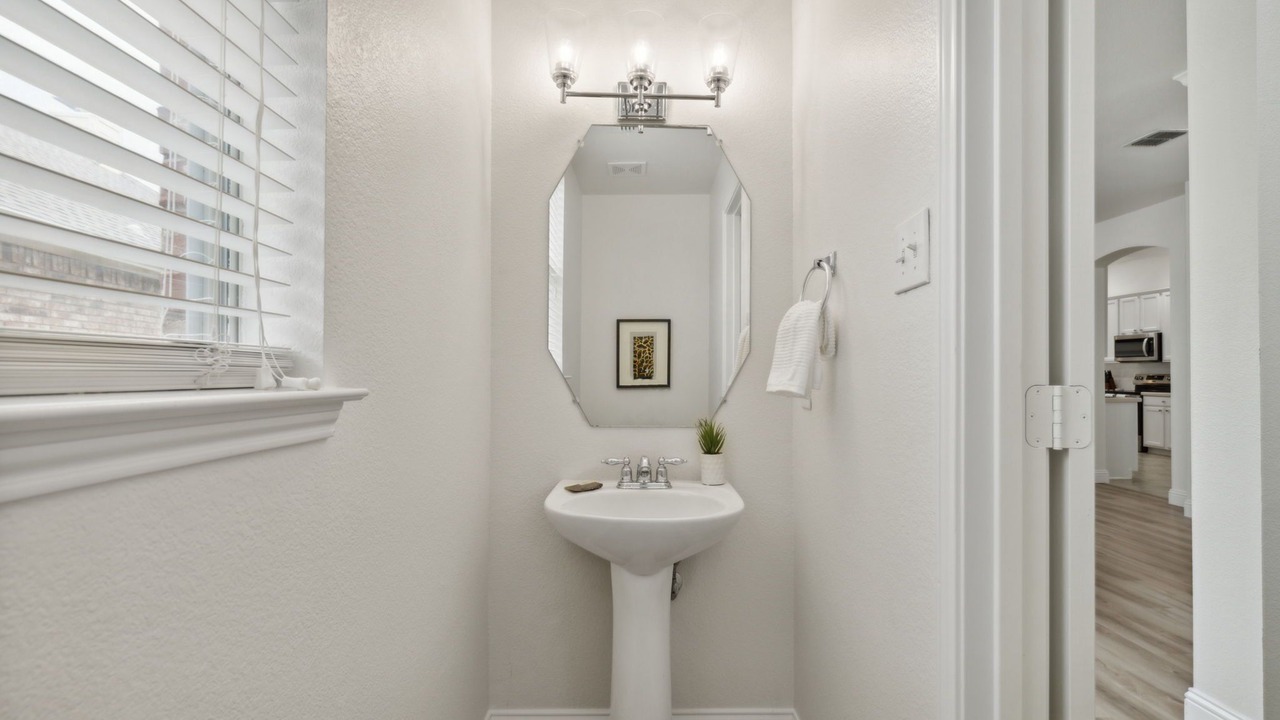 Photo of Bathroom in Lantana