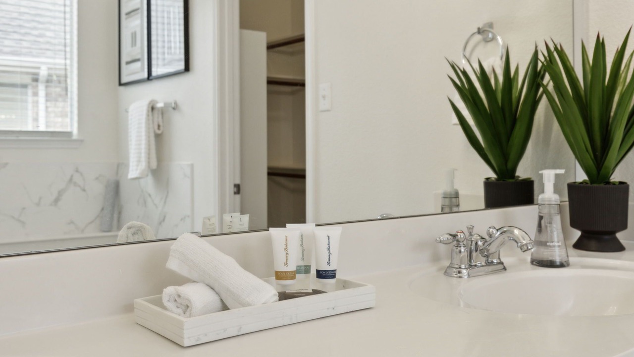Photo of Bathroom in Lantana