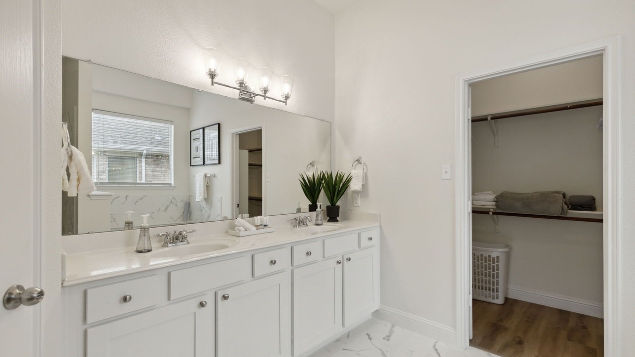 Photo of Bathroom in Lantana