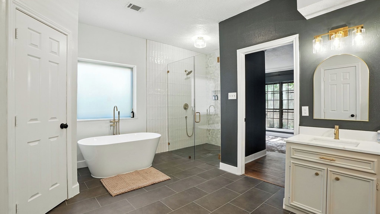 Photo of Bathroom in Klein