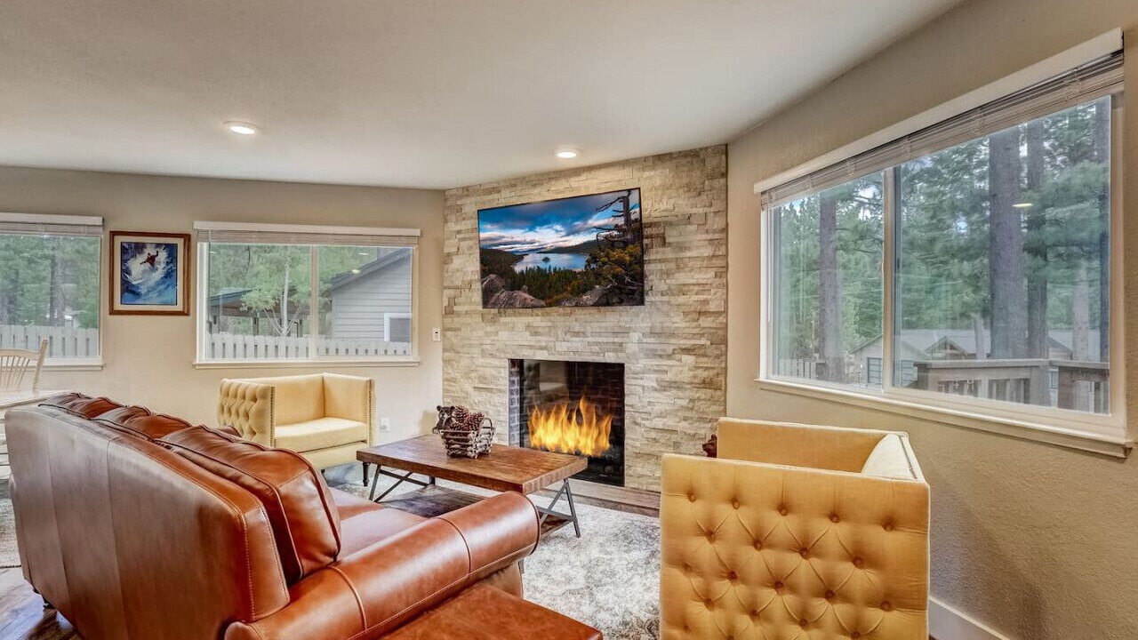 Photo of Livingroom in North Upper Truckee