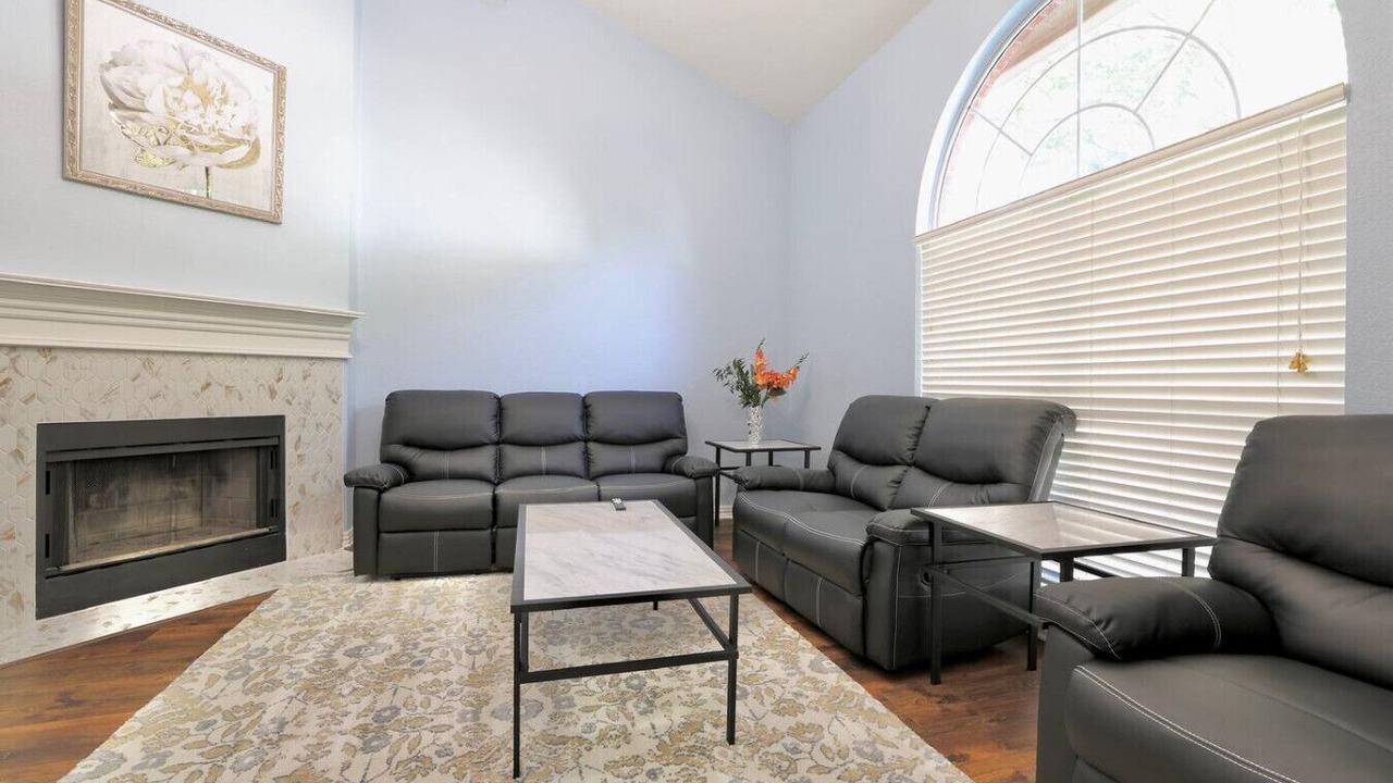 Photo of Livingroom in Flower Mound