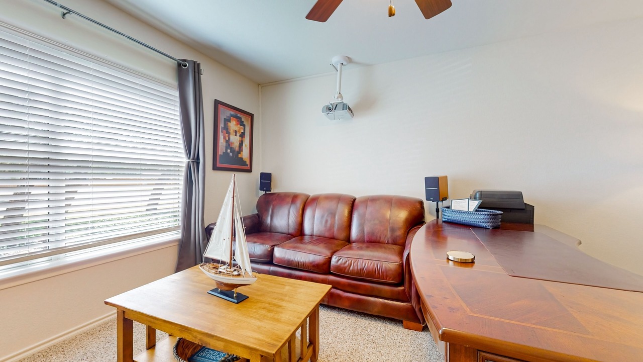 Photo of Livingroom in Deer Park At Maple Run