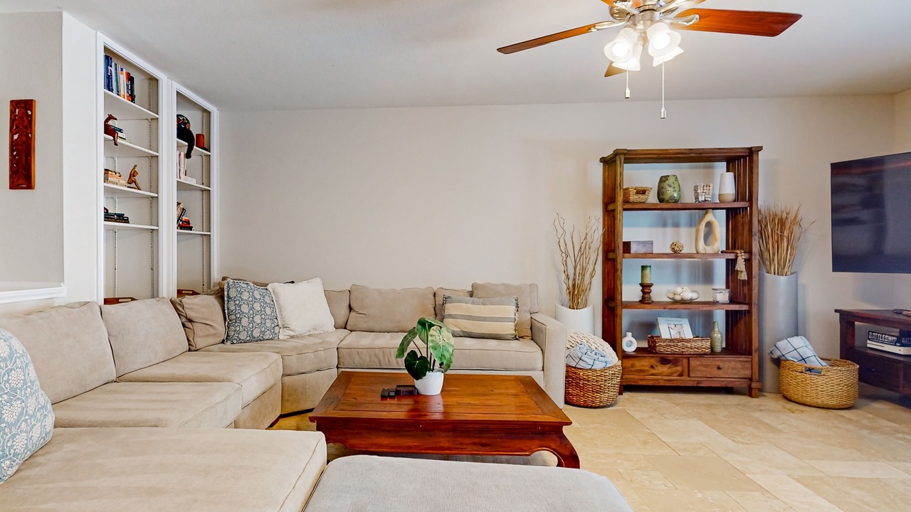 Photo of Livingroom in Deer Park At Maple Run