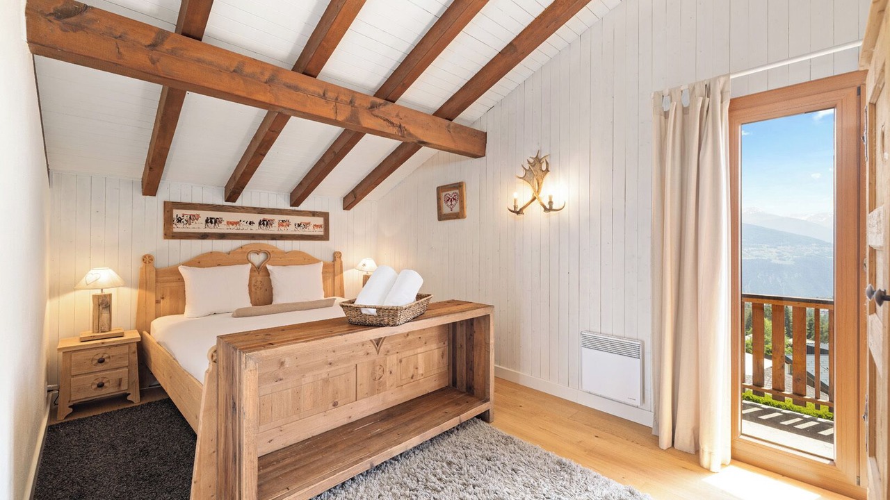 Photo of Bedroom in Lens