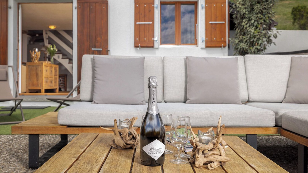 Photo of Patio Balcony in Lens