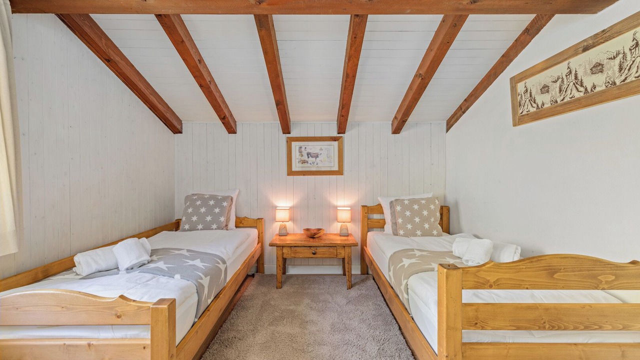 Photo of Bedroom in Lens