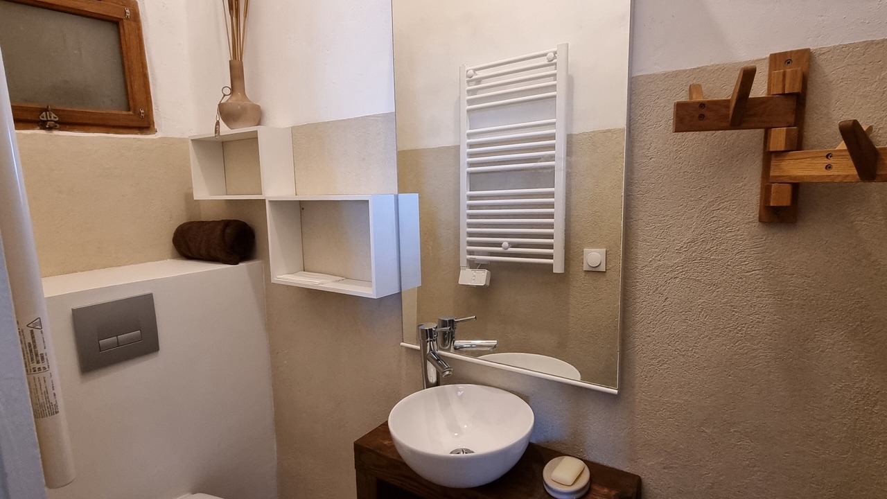Photo of Bathroom in Saint-Julien-de-Peyrolas