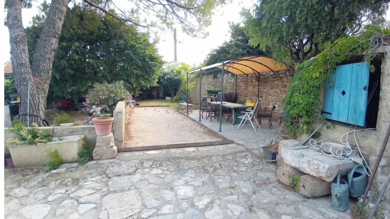 Photo of Outdoor in Saint-Julien-de-Peyrolas