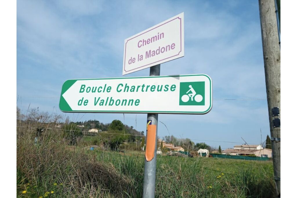 Photo of Outdoor in Saint-Julien-de-Peyrolas