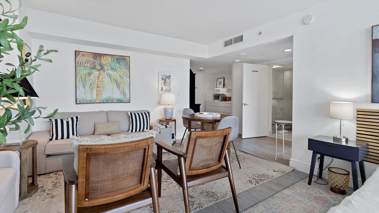 Photo of Livingroom in West Avenue