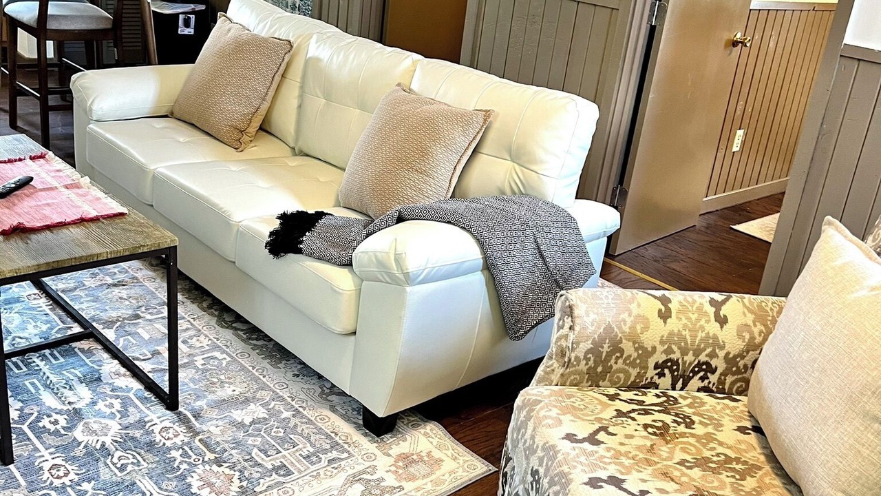 Photo of Livingroom in Town of Scriba