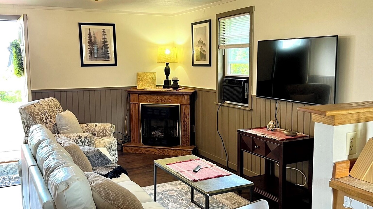 Photo of Livingroom in Town of Scriba