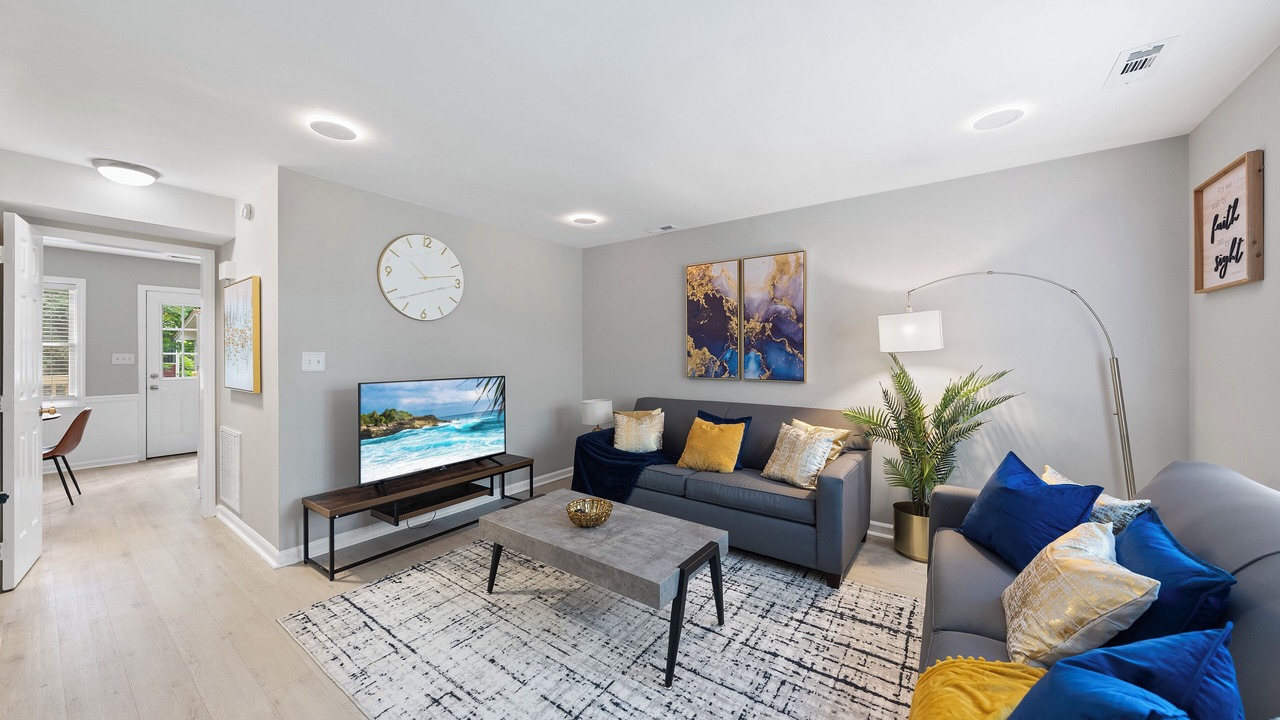 Photo of Livingroom in Southwest Raleigh