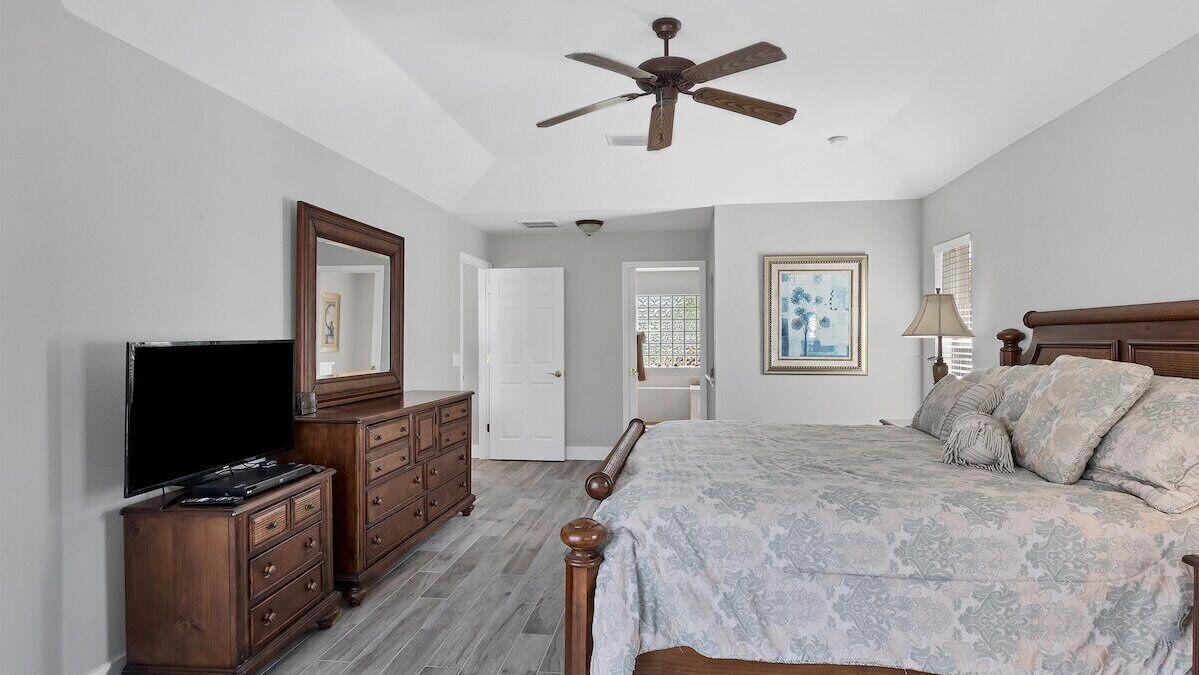 Photo of Bedroom in Pine Valley