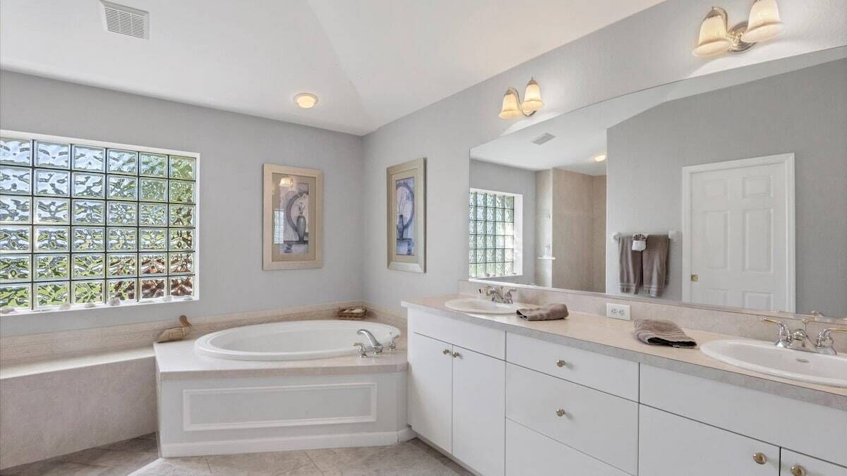 Photo of Bathroom in Pine Valley
