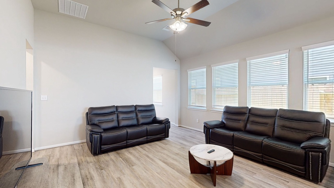 Photo of Livingroom in Atascocita