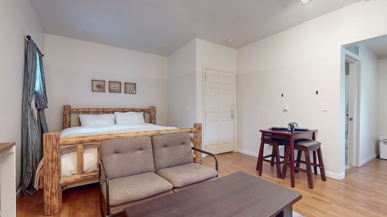 Photo of Bedroom in Snoqualmie Pass