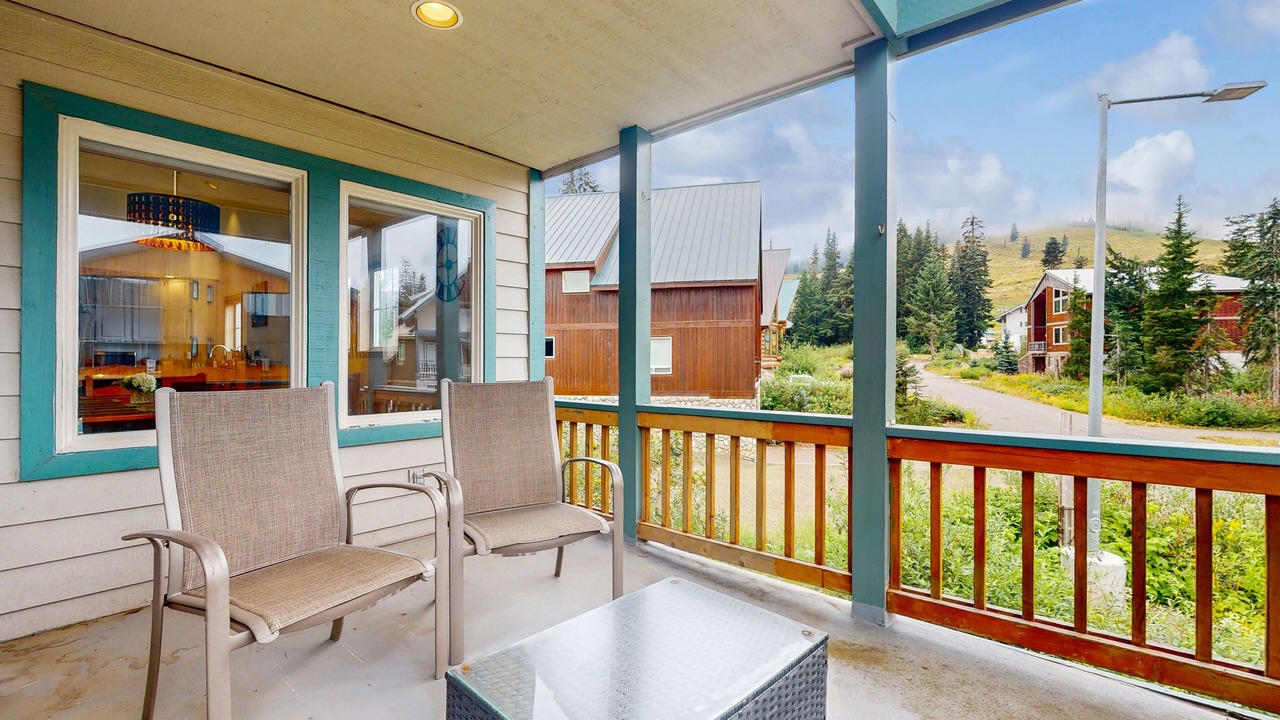 Photo of Patio Balcony in Snoqualmie Pass
