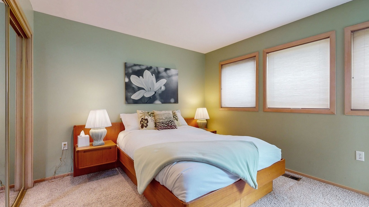 Photo of Bedroom in Snoqualmie Pass