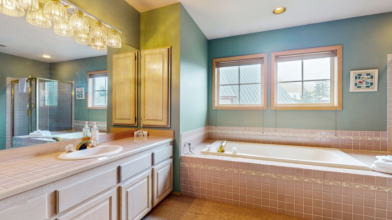 Photo of Bathroom in Snoqualmie Pass