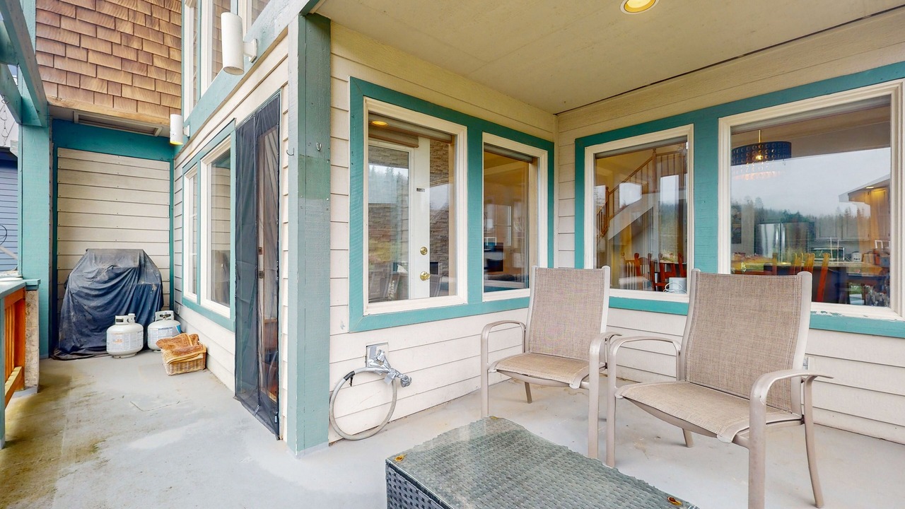 Photo of Patio Balcony in Snoqualmie Pass