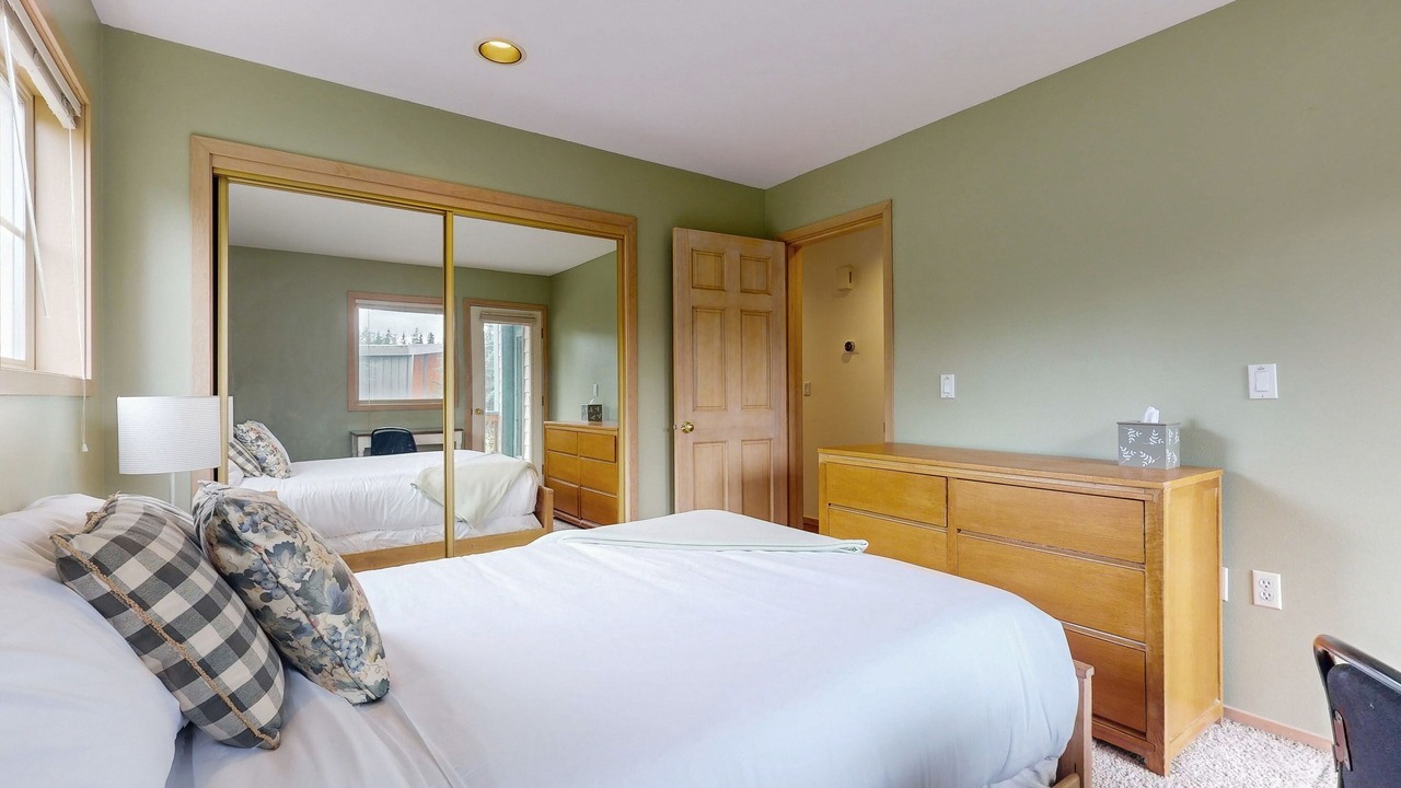 Photo of Bedroom in Snoqualmie Pass