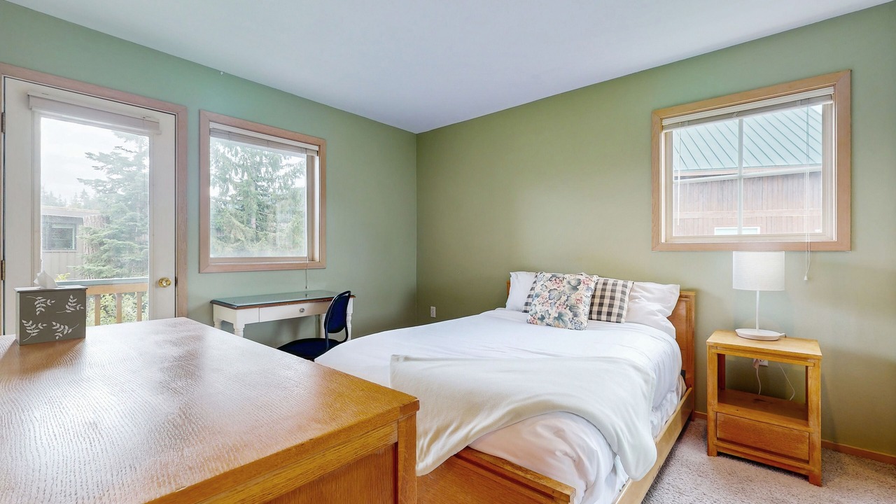 Photo of Bedroom in Snoqualmie Pass