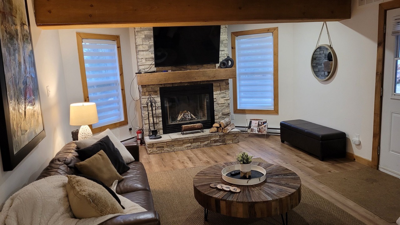 Photo of Livingroom in Val-des-Monts